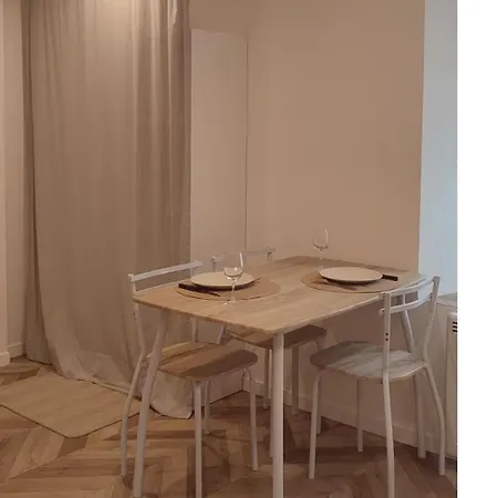 Apartment Charmants Proches Port & *